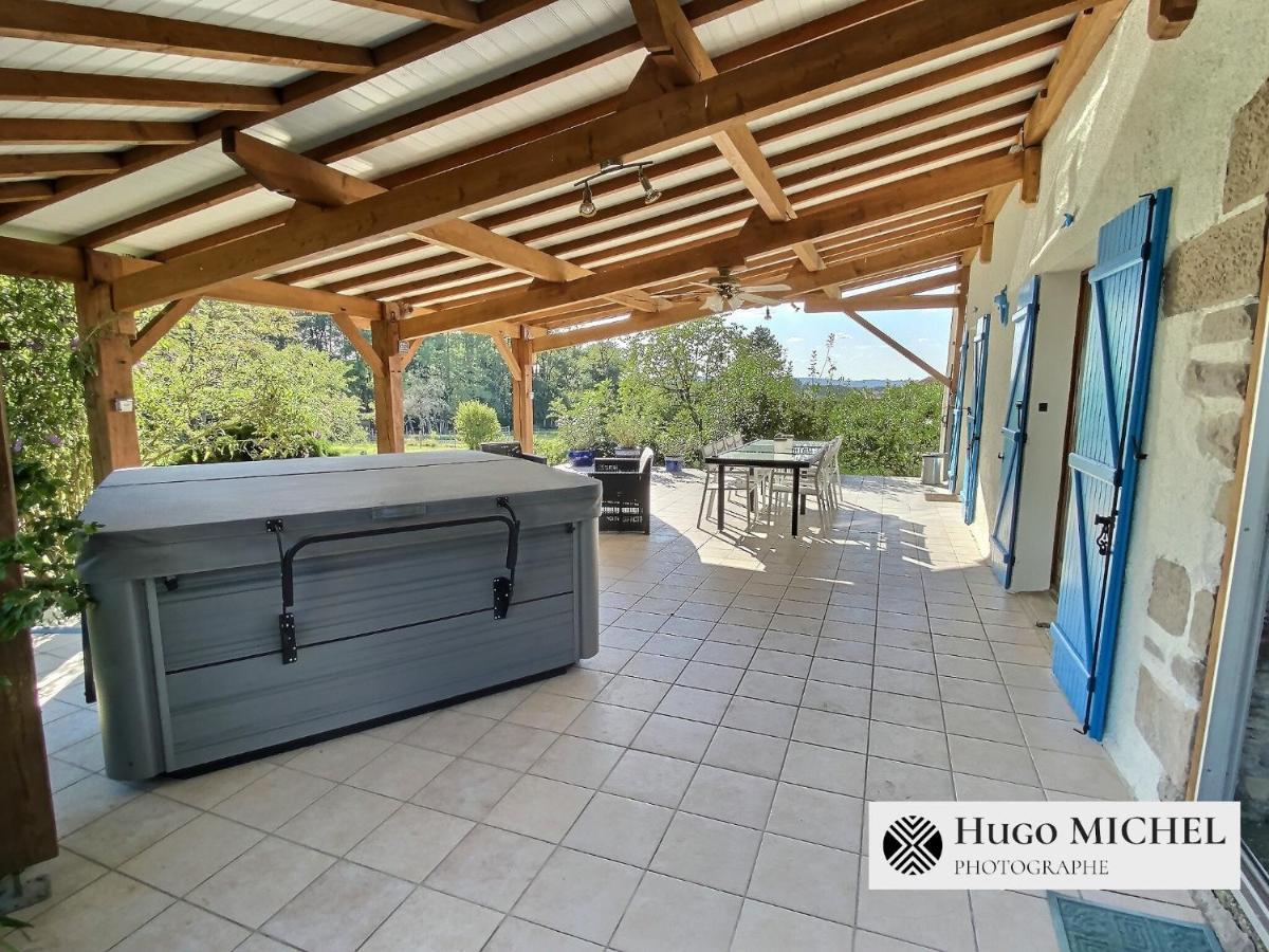 Les Volets Bleus Villa La Chapelle-aux-Bois ภายนอก รูปภาพ