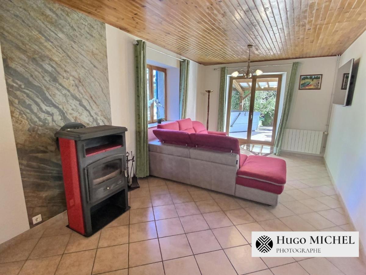 Les Volets Bleus Villa La Chapelle-aux-Bois ภายนอก รูปภาพ