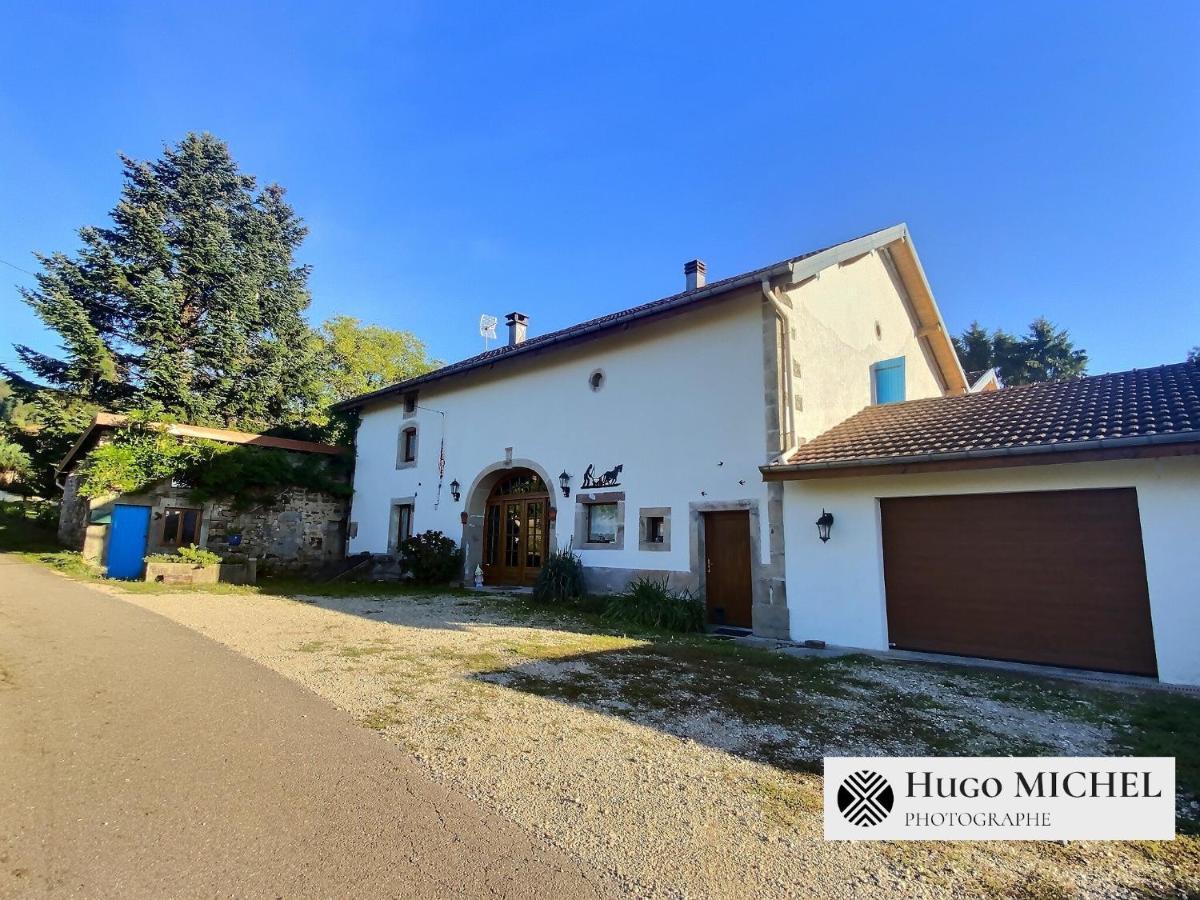 Les Volets Bleus Villa La Chapelle-aux-Bois ภายนอก รูปภาพ